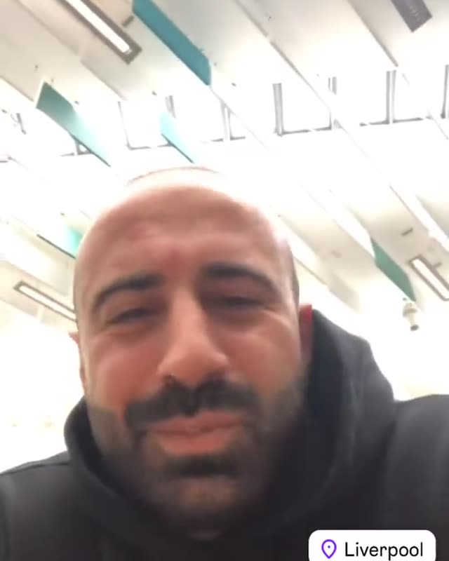 Rocky Siciliano spricht direkt nach seinem K.o.-Sieg in Liverpool in die Kamera